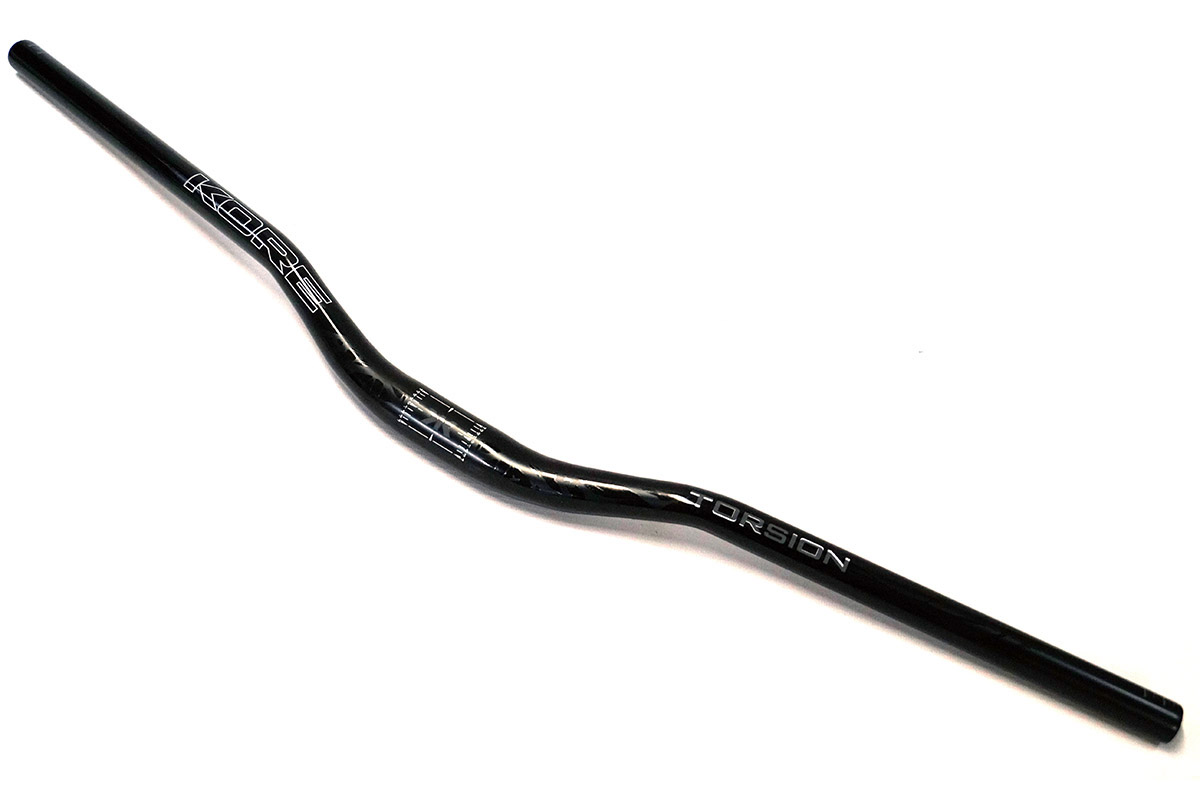 Руль MTB KORE TORSION riser,AL-6061-T6,L-800mm,31,8mm,подъем 35мм,угол 5 град.черный,397гр Руль MTB KORE TORSION riser,AL-6061-T6,L-800mm,31,8mm,подъем 35мм,угол 5 град.черный,397гр